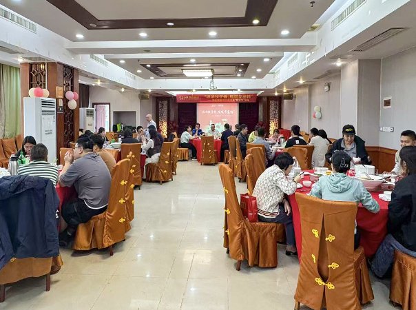 冬至饺子香，温情聚壹定发